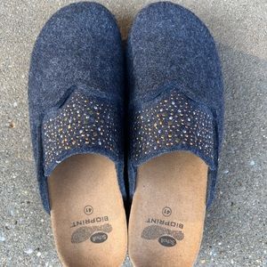 Scholl Bioprint Blue Slip On Clogs Mules Shoes Beaded Accents Womens Size 41